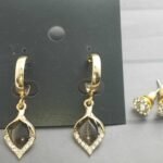 Beautiful leaf Drop round hoops - Black