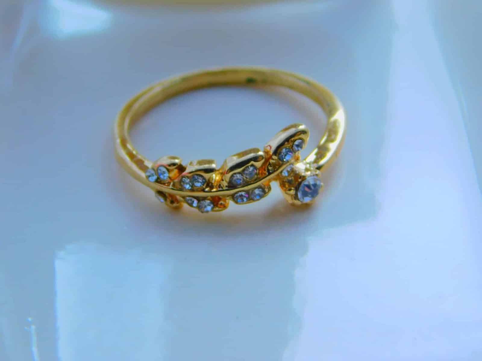 DSCN0301-scaled-1.jpg Fashion stone leaf Eligant Ring - Golden - Image 1