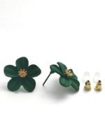 Eligant flower stud Earrings - Emerald